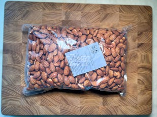 Мясные снеки: Миндаль жарено-соленый