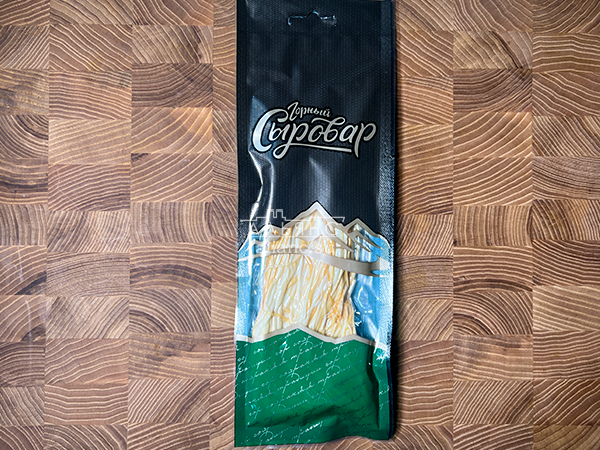 Сыр 60 гр ГОРНЫЙ СЫРОВАР (Паутинка копчёная) в Октябрьском