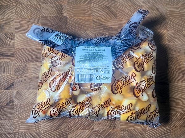 Сыр 1 кг ГОРНЫЙ СЫРОВАР (Бочонок копчёный с паприкой) в Октябрьском